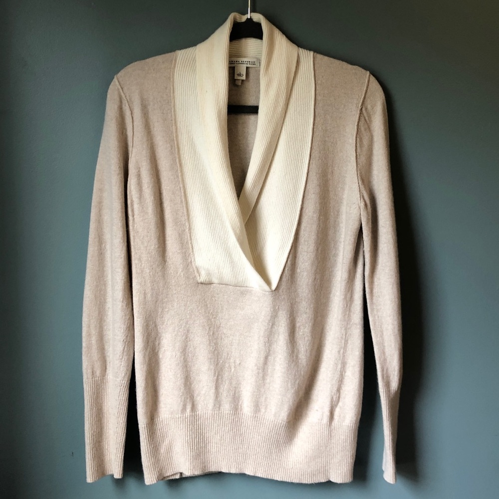 Banana Republic Luxury Cashmere Sweater Size L